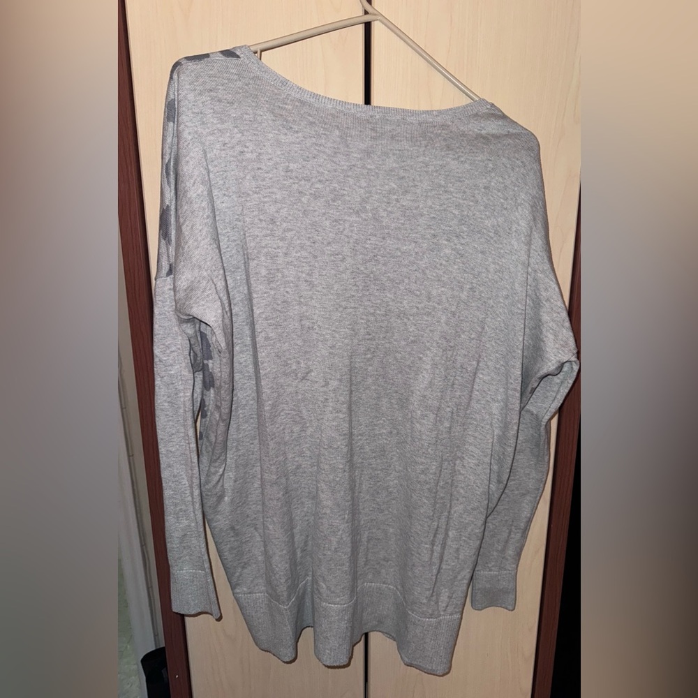 Express Gray Leopard Print Oversized Sweater Size… - image 5